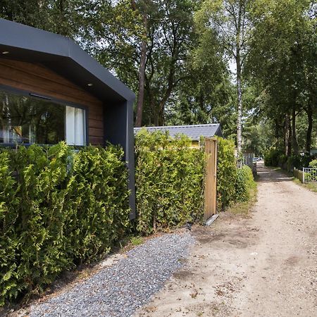 Veluwe Hoenderloo Luxury Chalet With Private Sauna And Hot Tub - Swimming Pool Tennis Court Supermarket Bowling Alley Theatre And Entertainment For Children מראה חיצוני תמונה