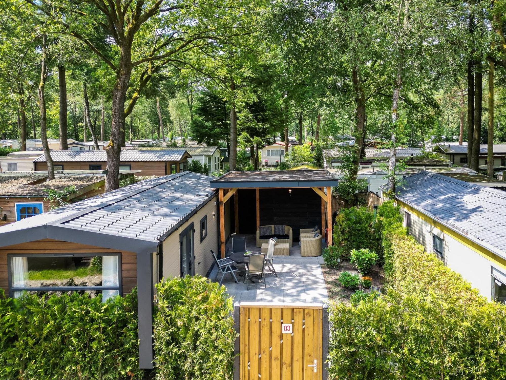 Veluwe Hoenderloo Luxury Chalet With Private Sauna And Hot Tub - Swimming Pool Tennis Court Supermarket Bowling Alley Theatre And Entertainment For Children מראה חיצוני תמונה