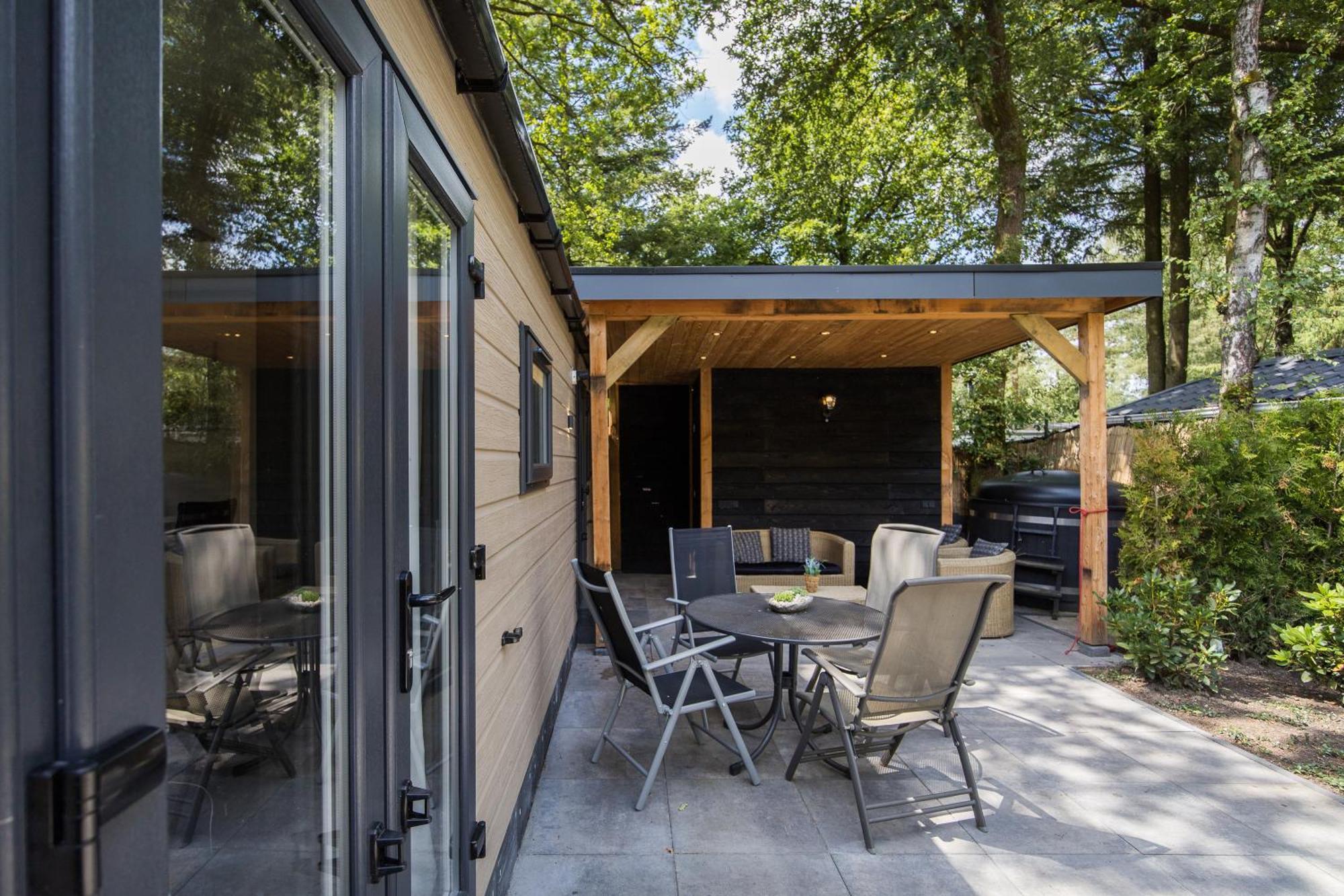 Veluwe Hoenderloo Luxury Chalet With Private Sauna And Hot Tub - Swimming Pool Tennis Court Supermarket Bowling Alley Theatre And Entertainment For Children מראה חיצוני תמונה