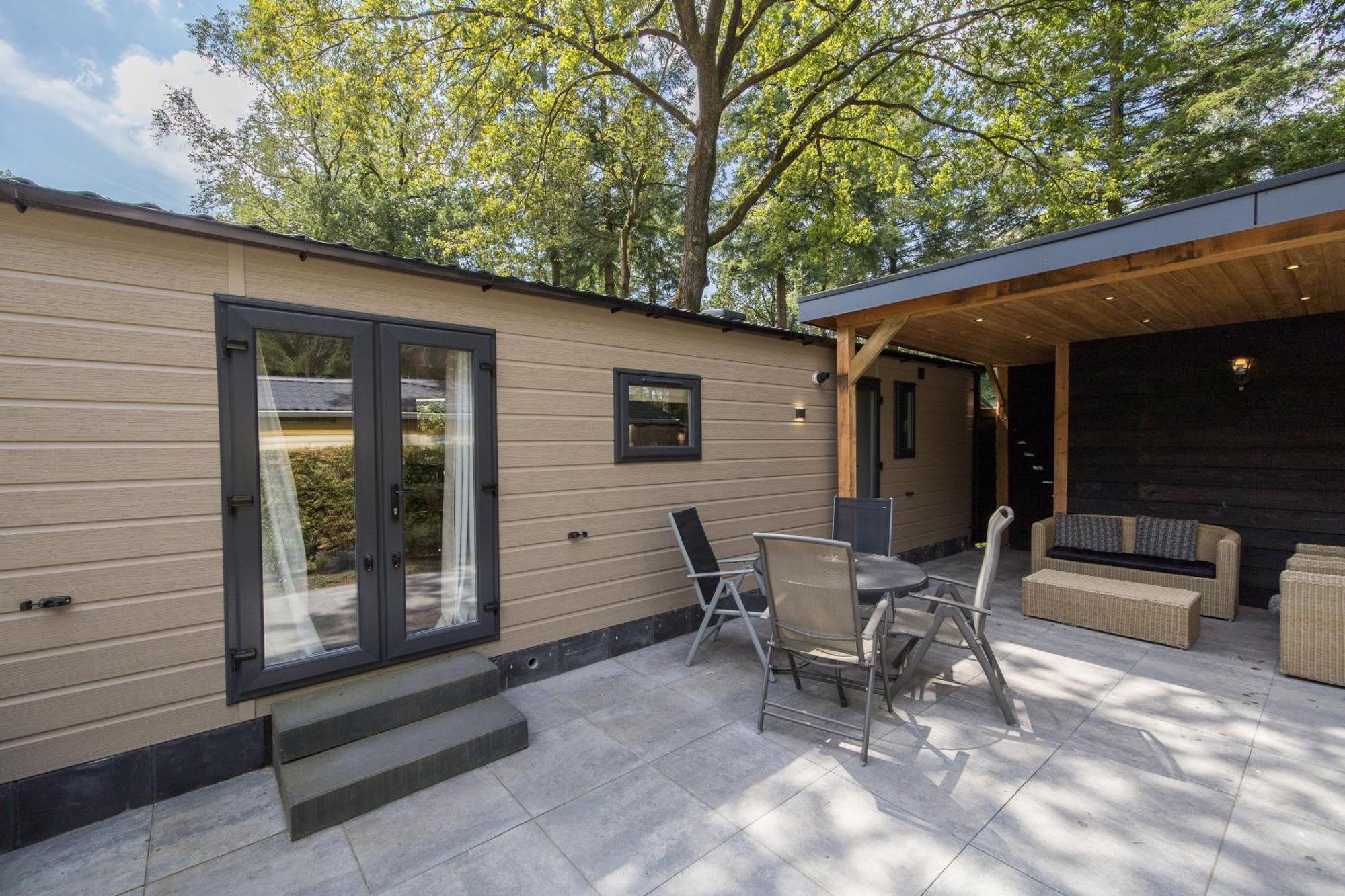 Veluwe Hoenderloo Luxury Chalet With Private Sauna And Hot Tub - Swimming Pool Tennis Court Supermarket Bowling Alley Theatre And Entertainment For Children מראה חיצוני תמונה